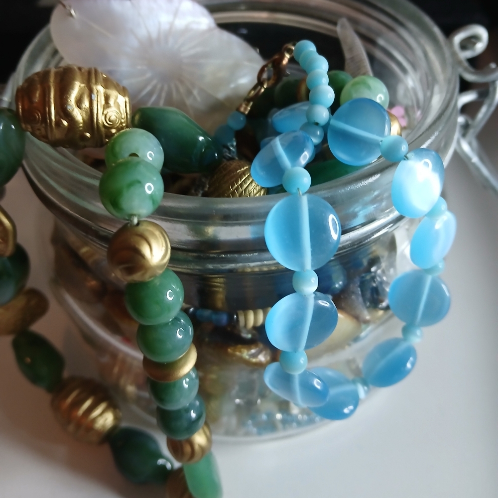 Elegant Blue and Green Beaded Bracelet
